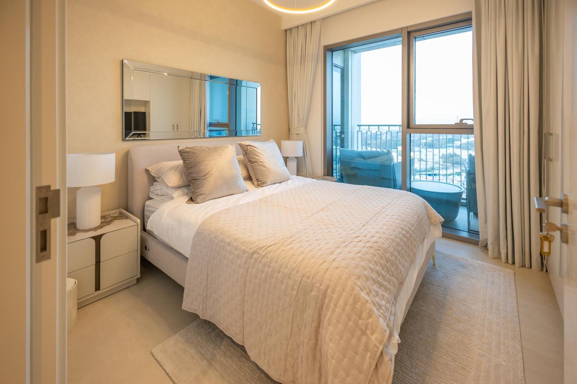 Maison Privee - Urban & Elegant Just Steps From Burj Khalifa